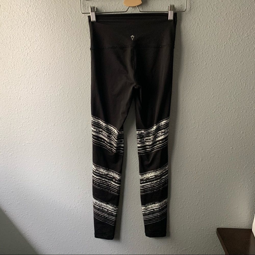 Ivivva Lululemon Black Patterned Leggings